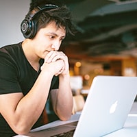 悩み相談、愚痴聞き、傾聴、話し相手、カウンセリング、コーチング、占いサービスの晴れ子の電話職場での悩みを抱えている方